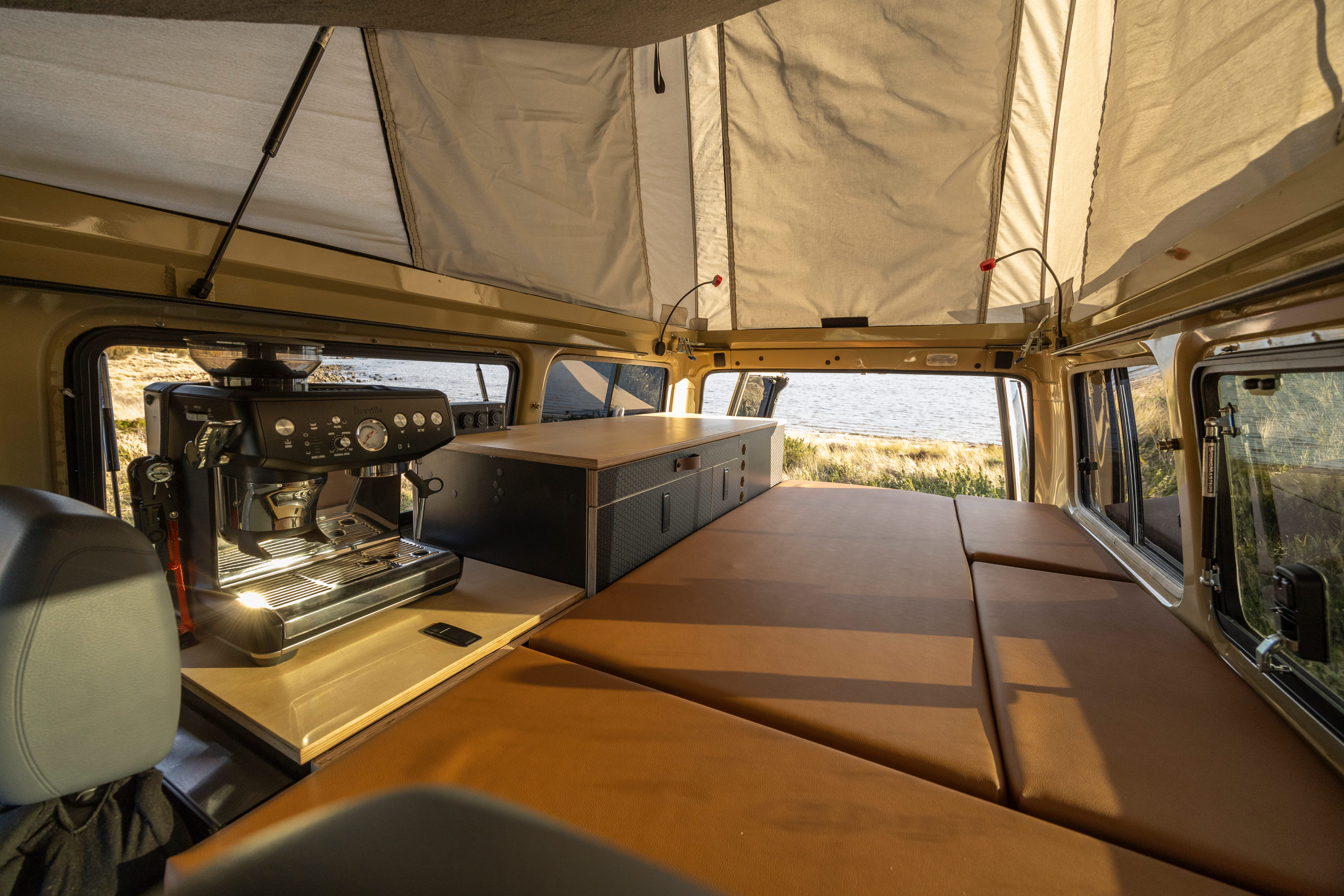 Paul's Troopy Fitout campervan build
